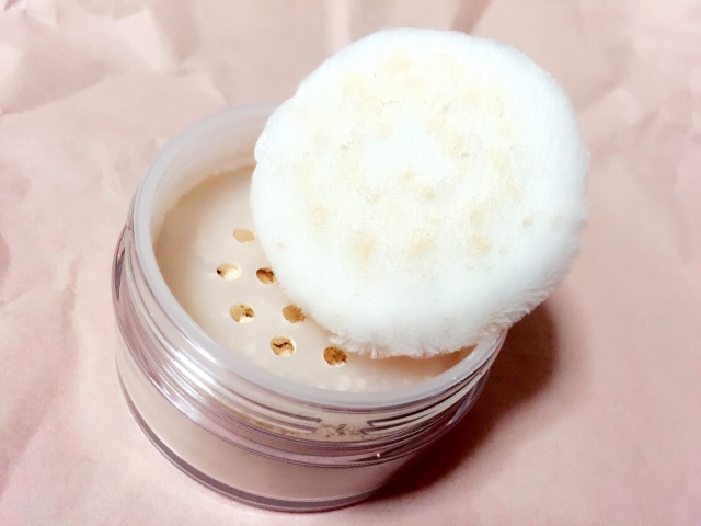 肌を白く見せたい！今流行のおしろい粉ではなく、パウダーファンデーションの方が良い理由 HIMAWARI